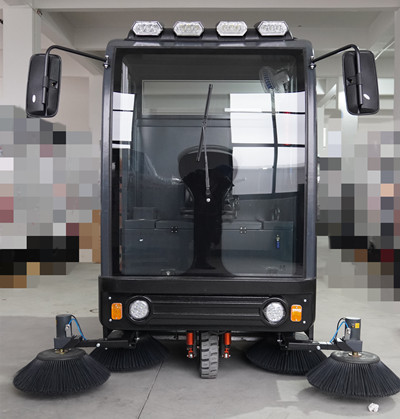 解決工業(yè)掃地機(jī)廠家駕駛式掃地機(jī)清潔不到位問(wèn)題